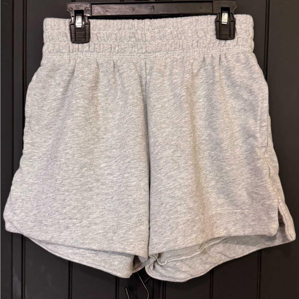Aerie Gray Shorts with Elastic Waistband Size XS Women’s s pockets
